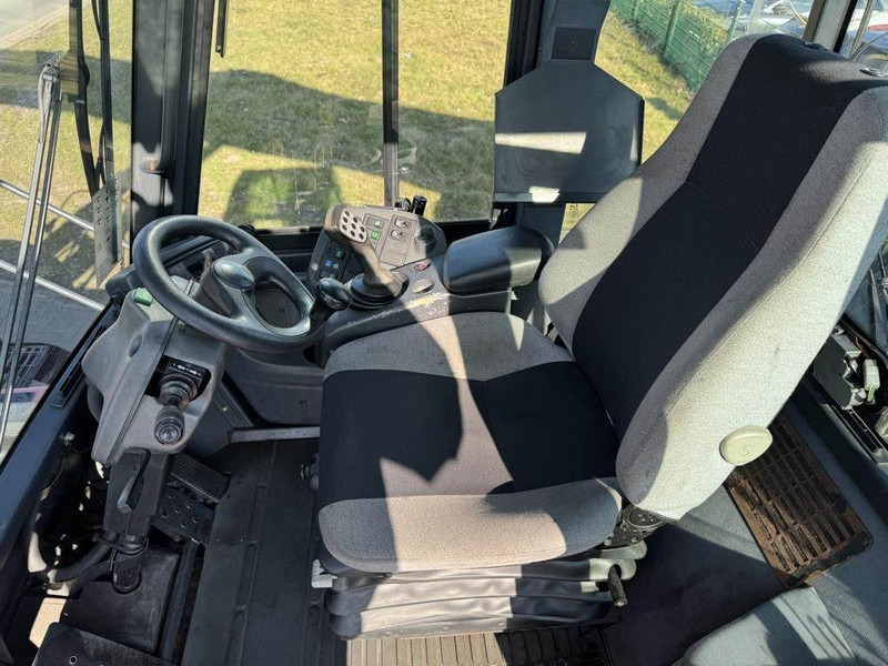 Linde C4540TL - Reach stacker: picture 5 Linde C4540TL - Reach stacker: picture 5