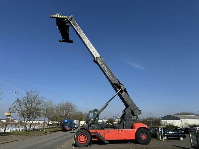 Linde C4540TL - Reach stacker: picture 3 Linde C4540TL - Reach stacker: picture 3