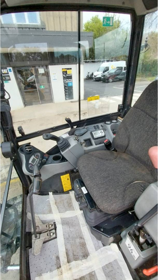 Crawler excavator BOBCAT E27: picture 17