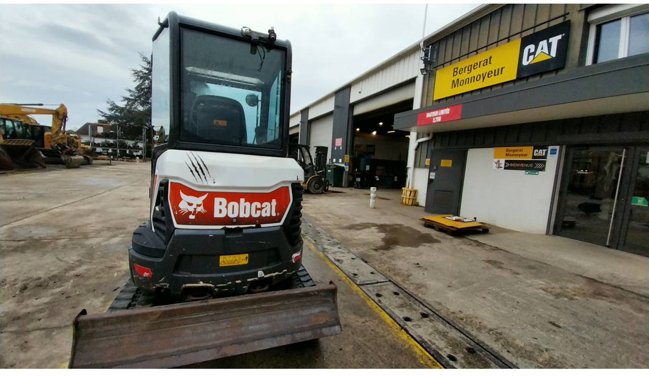 Crawler excavator BOBCAT E27: picture 8