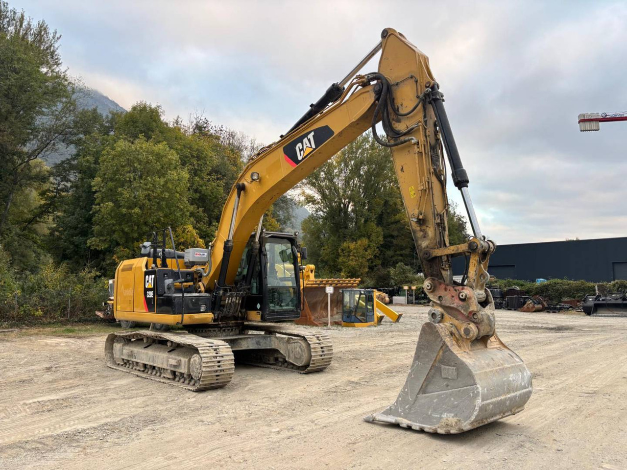 CAT 320E - Crawler excavator: picture 1 CAT 320E - Crawler excavator: picture 1