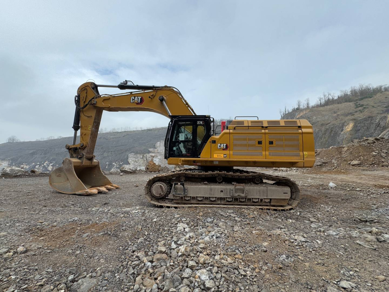 Crawler excavator CAT 374-07: picture 12