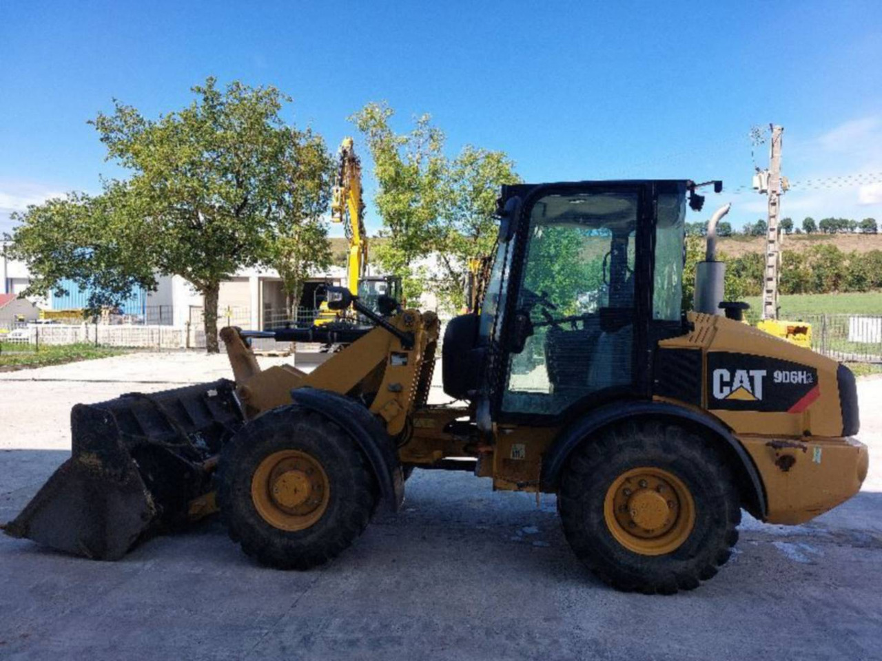 CAT 906H2 - Wheel loader: picture 1 CAT 906H2 - Wheel loader: picture 1