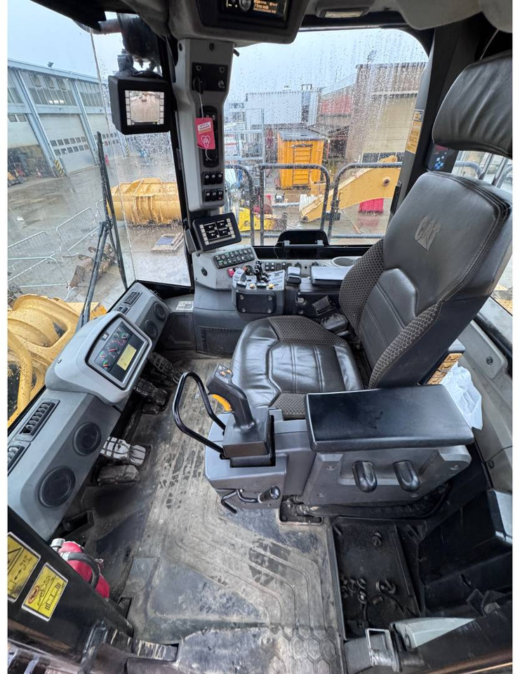 Wheel loader CAT 988K: picture 21