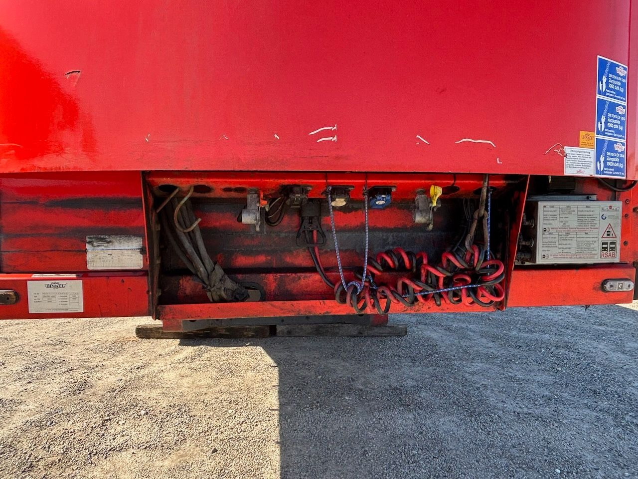 Dinkel hydr. Tiefbett, Rampen, Edscha, Verbreiter, Lenk - Curtainsider semi-trailer: picture 4 Dinkel hydr. Tiefbett, Rampen, Edscha, Verbreiter, Lenk - Curtainsider semi-trailer: picture 4