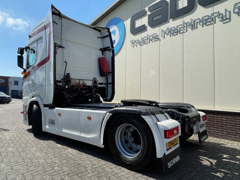 Scania S450 Scania S450 A4X2 Euro 6 - Year 2017 - RETARDER - S-Highline - NL Truck - Tractor unit: picture 3 Scania S450 Scania S450 A4X2 Euro 6 - Year 2017 - RETARDER - S-Highline - NL Truck - Tractor unit: picture 3