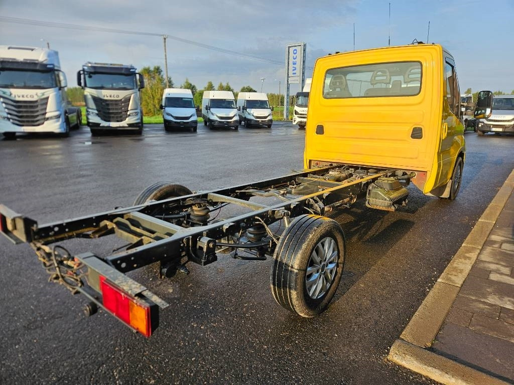 Iveco 35S18 - Box van: picture 3 Iveco 35S18 - Box van: picture 3