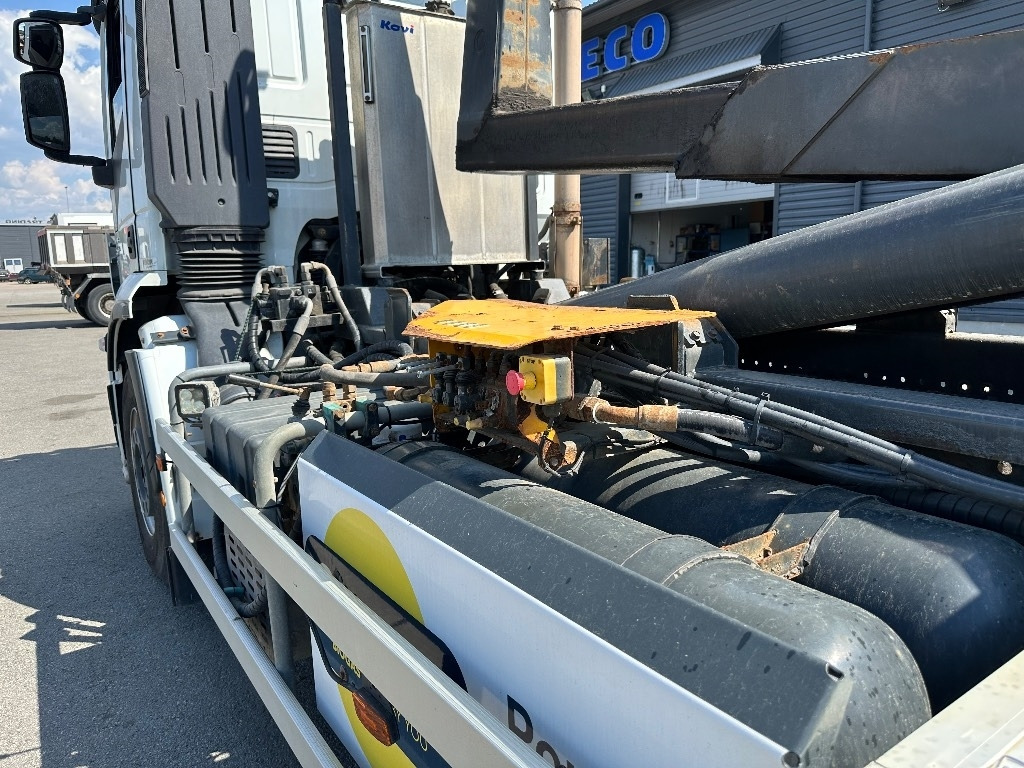 Hook lift truck Iveco Stralis 260S33 6x2*4 CNG: picture 7