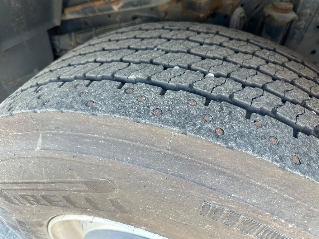 Hook lift truck Iveco Stralis 260S33 6x2*4 CNG: picture 10