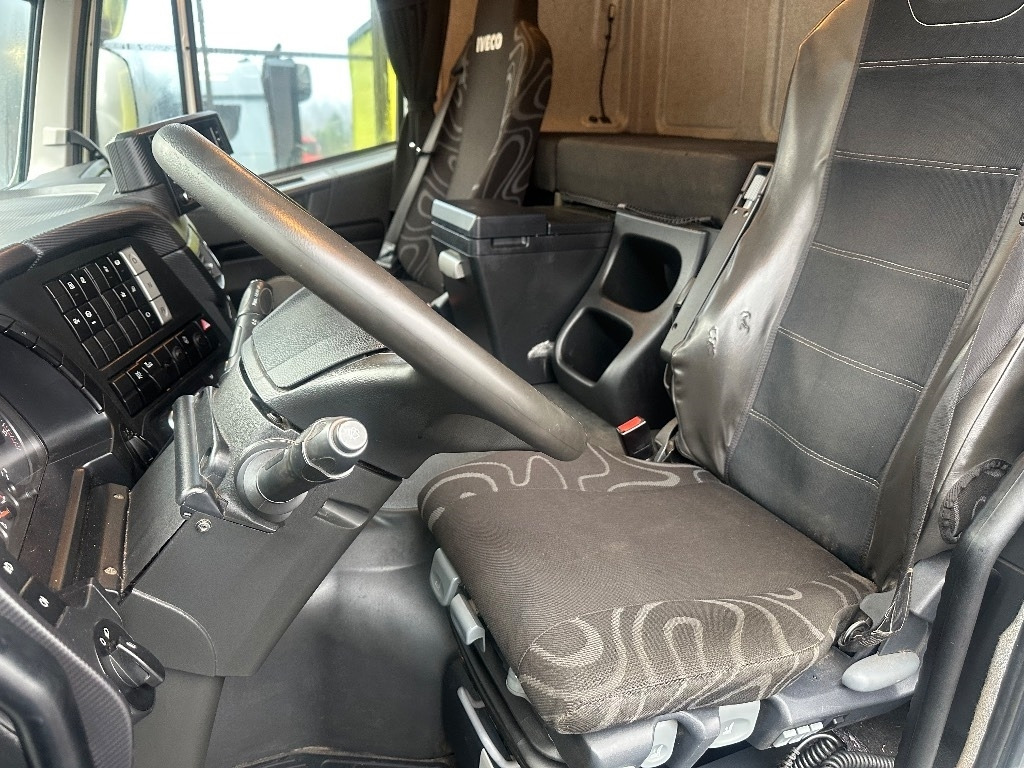 Timber truck Iveco Trakker AT410T500 10x4: picture 13