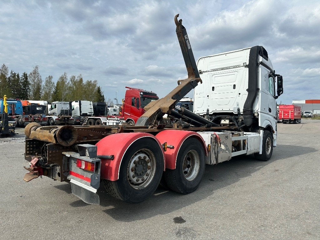 Mercedes-Benz Actros 2551 6x2*4 - Hook lift truck: picture 4 Mercedes-Benz Actros 2551 6x2*4 - Hook lift truck: picture 4