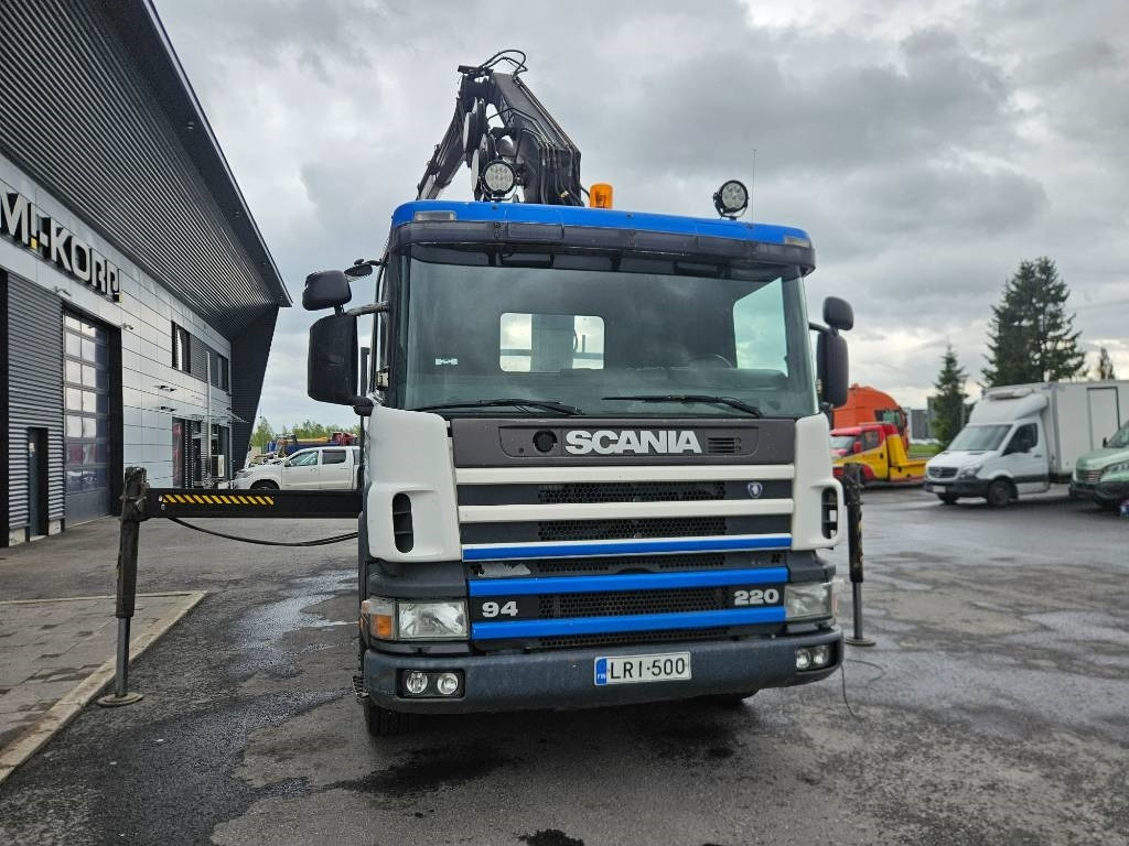 Scania P 94 DB 220 Hiab 135-4 lisähydrauliikalla - Crane truck: picture 2 Scania P 94 DB 220 Hiab 135-4 lisähydrauliikalla - Crane truck: picture 2