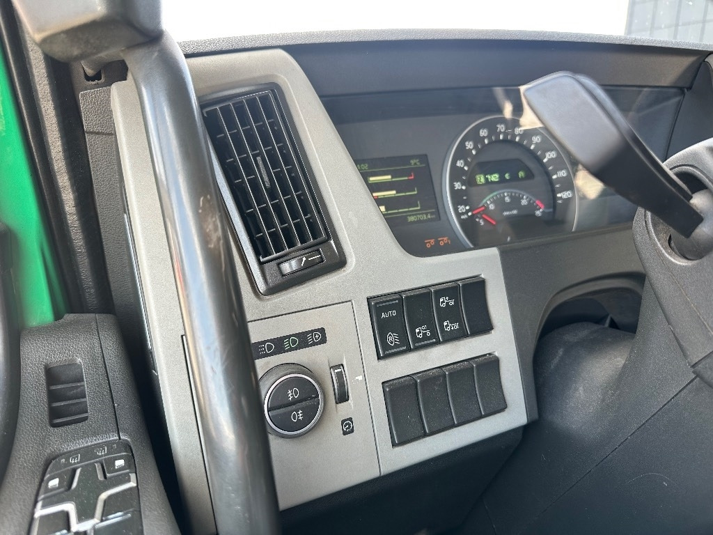 Hook lift truck Volvo FM 420 8x2/4: picture 18 Hook lift truck Volvo FM 420 8x2/4: picture 18