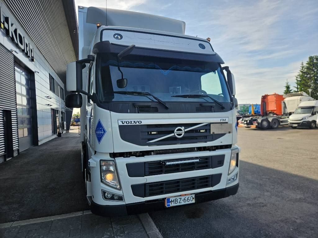 Volvo FM11 - Box truck: picture 2 Volvo FM11 - Box truck: picture 2