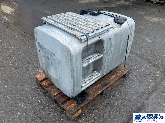 MAN Diesel tank 460 liter MAN 81.12201-5933 - Fuel tank for Truck: picture 1 MAN Diesel tank 460 liter MAN 81.12201-5933 - Fuel tank for Truck: picture 1
