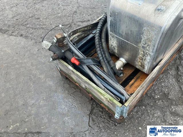 MAN hydraulikanlæg 250 liter - Hydraulic tank for Truck: picture 3 MAN hydraulikanlæg 250 liter - Hydraulic tank for Truck: picture 3