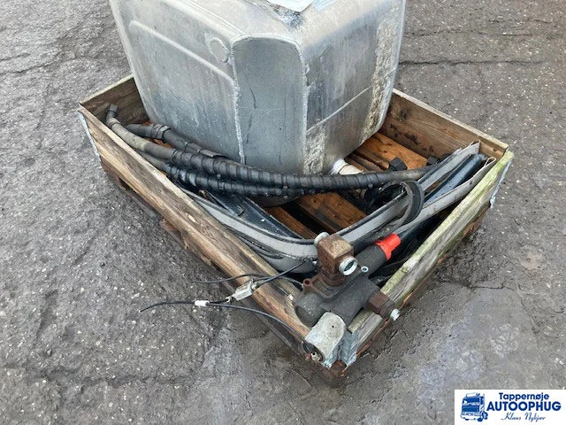 MAN hydraulikanlæg 250 liter - Hydraulic tank for Truck: picture 4 MAN hydraulikanlæg 250 liter - Hydraulic tank for Truck: picture 4