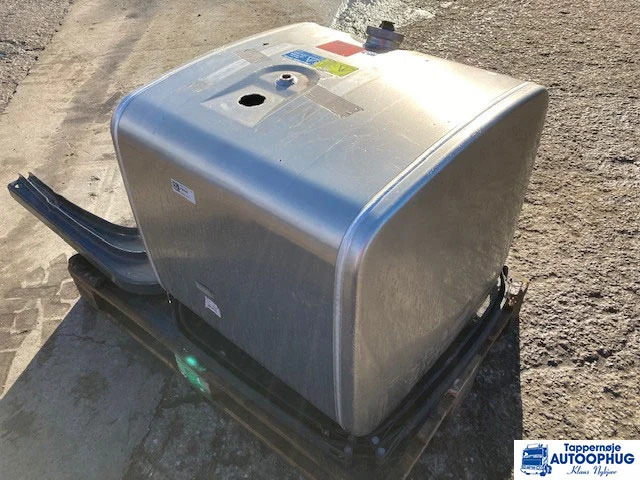Scania diesel tank 300ltr Scania 2167505 - Fuel tank for Truck: picture 2 Scania diesel tank 300ltr Scania 2167505 - Fuel tank for Truck: picture 2