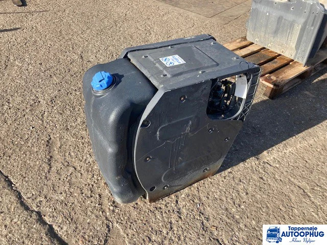 Volvo Adblue tank 21645367 – 23251720 - AdBlue tank for Truck: picture 5 Volvo Adblue tank 21645367 – 23251720 - AdBlue tank for Truck: picture 5