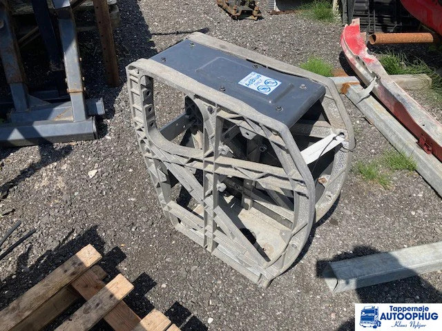 Volvo Adblue tank beslag – Volvo 22080280 – Volvo 22080281 - AdBlue tank for Truck: picture 1 Volvo Adblue tank beslag – Volvo 22080280 – Volvo 22080281 - AdBlue tank for Truck: picture 1