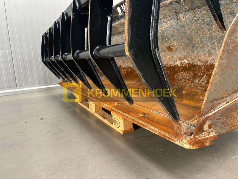 Manitou BG 2450 / 1400 Pelicaanbak - Bucket for Loader: picture 4 Manitou BG 2450 / 1400 Pelicaanbak - Bucket for Loader: picture 4