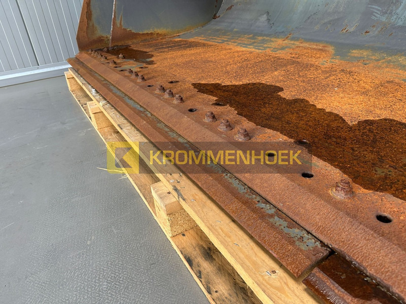Volvo Bucket L110 / L120 Dichte bak L120 - Bucket for Loader: picture 4 Volvo Bucket L110 / L120 Dichte bak L120 - Bucket for Loader: picture 4