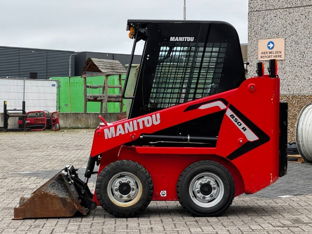 Manitou 850R, 2021, 365 hours! - Mini excavator: picture 2 Manitou 850R, 2021, 365 hours! - Mini excavator: picture 2