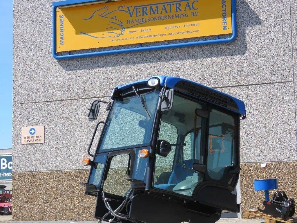 New Holland TK - Cab for Construction machinery: picture 1 New Holland TK - Cab for Construction machinery: picture 1