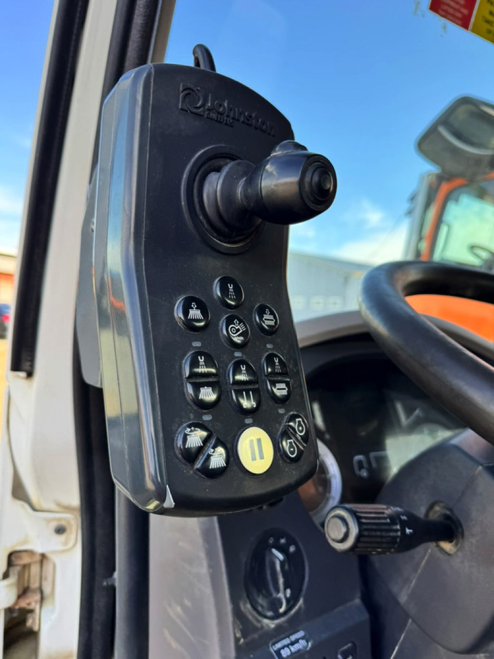 Road sweeper DAF LF180: picture 10