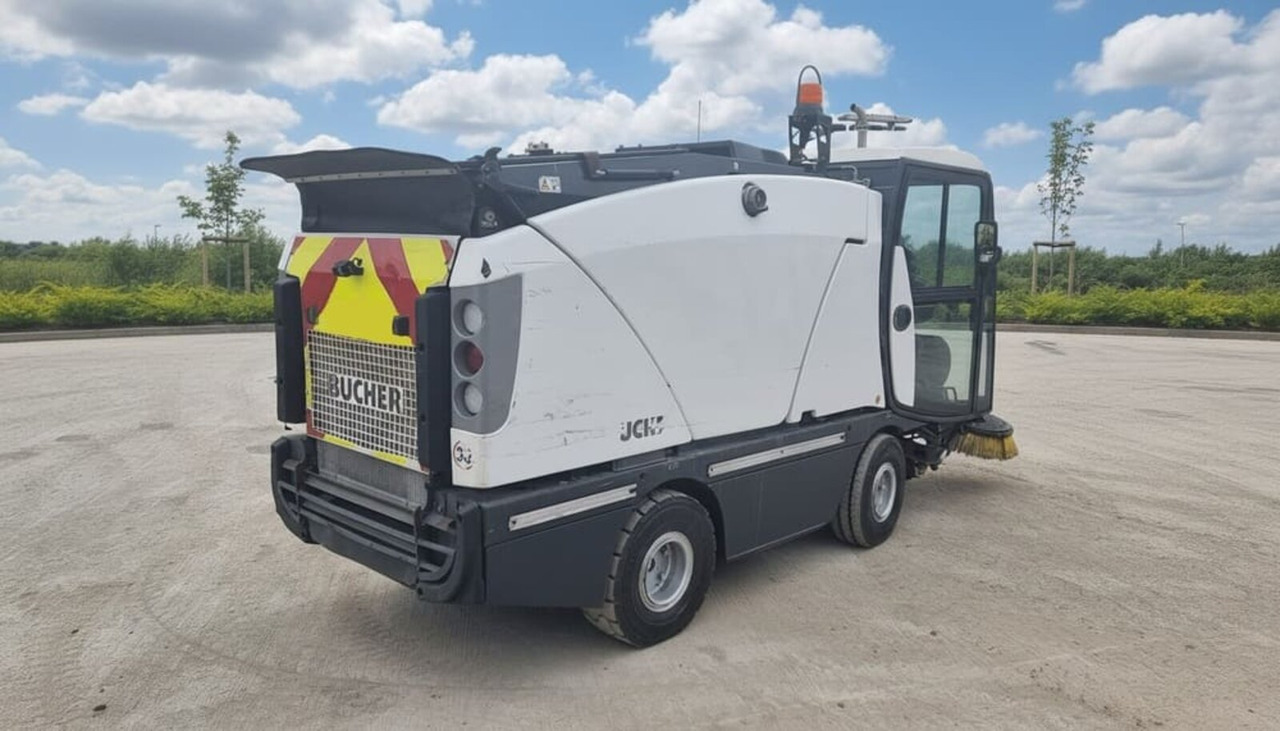 Johnston C202 - Road sweeper: picture 2 Johnston C202 - Road sweeper: picture 2