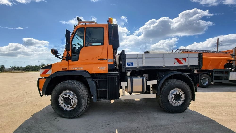 Mercedes-Benz Unimog U527 - Municipal/ Special vehicle: picture 4 Mercedes-Benz Unimog U527 - Municipal/ Special vehicle: picture 4