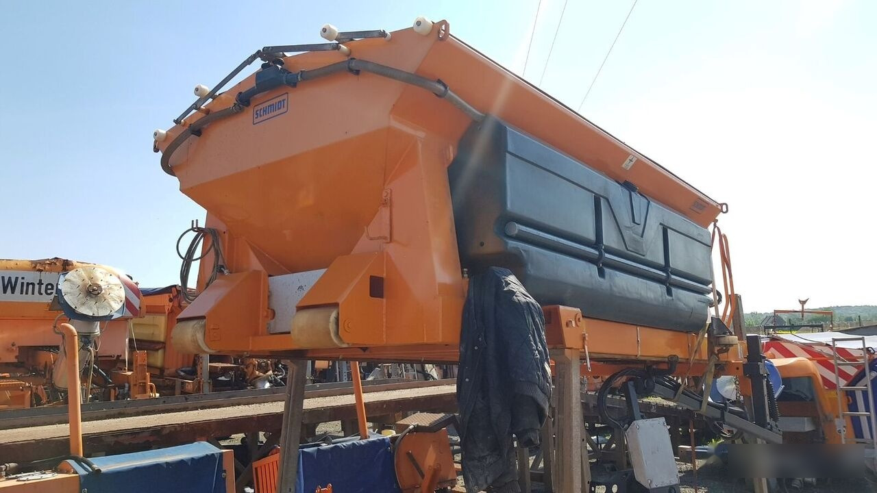 Sand/ Salt spreader for Municipal/ Special vehicle Schmidt Solarko piaskarka SCHMIDT STRATOS 5m3 20: picture 10 Sand/ Salt spreader for Municipal/ Special vehicle Schmidt Solarko piaskarka SCHMIDT STRATOS 5m3 20: picture 10