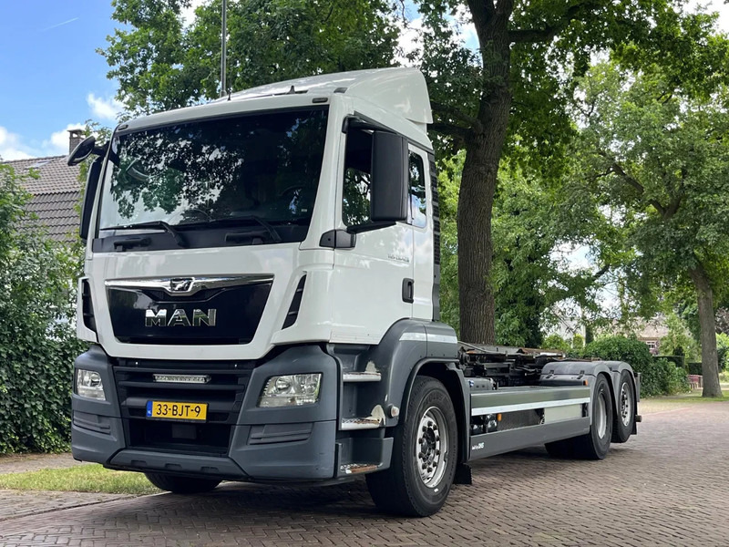 MAN TGS 26.420 CONTAINERSYSTEEM (kabels) MANUEL - Container transporter/ Swap body truck: picture 2 MAN TGS 26.420 CONTAINERSYSTEEM (kabels) MANUEL - Container transporter/ Swap body truck: picture 2