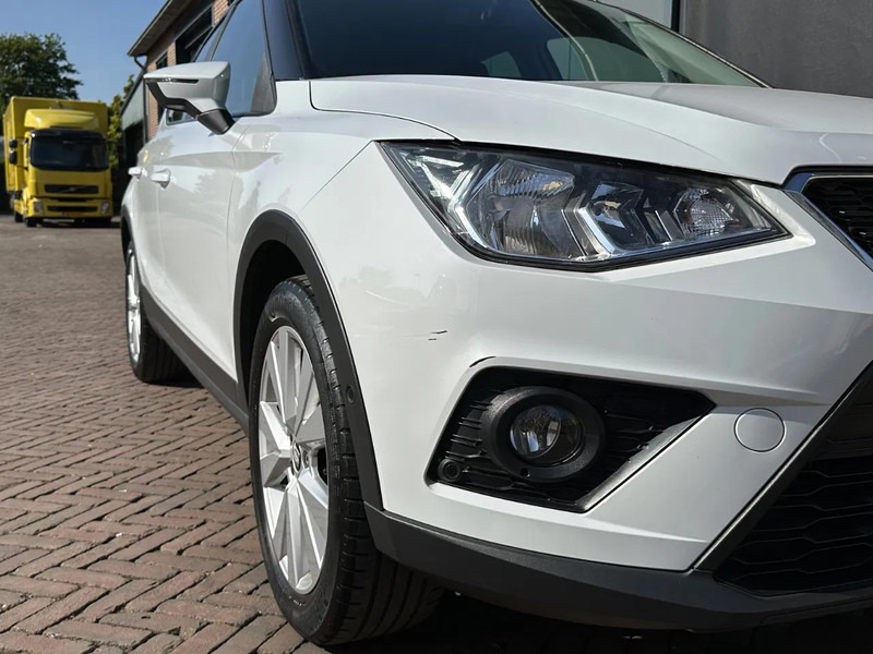SEAT Arona 1.0 TSI Style Business Intense Carplay Dealeronderhouden Cruise Clima Navi Camera - Hatchback: picture 4 SEAT Arona 1.0 TSI Style Business Intense Carplay Dealeronderhouden Cruise Clima Navi Camera - Hatchback: picture 4
