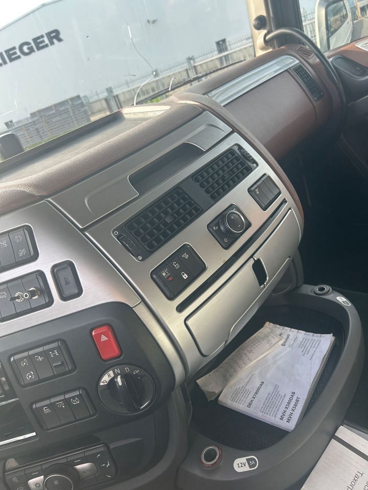 Cab chassis truck DAF XF 530 XF530 Super Space Cab FAR: picture 10