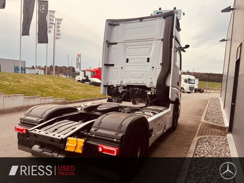 Mercedes-Benz 1851 LS GigaSpace Vollluft BiXenon KlimaA Navi Mercedes-Benz 1851 LS GigaSpace Vollluft BiXenon KlimaA Navi - Tractor unit: picture 5 Mercedes-Benz 1851 LS GigaSpace Vollluft BiXenon KlimaA Navi Mercedes-Benz 1851 LS GigaSpace Vollluft BiXenon KlimaA Navi - Tractor unit: picture 5