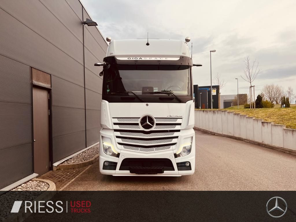 Mercedes-Benz 1851 LS GigaSpace Vollluft BiXenon KlimaA Navi Mercedes-Benz 1851 LS GigaSpace Vollluft BiXenon KlimaA Navi - Tractor unit: picture 2 Mercedes-Benz 1851 LS GigaSpace Vollluft BiXenon KlimaA Navi Mercedes-Benz 1851 LS GigaSpace Vollluft BiXenon KlimaA Navi - Tractor unit: picture 2