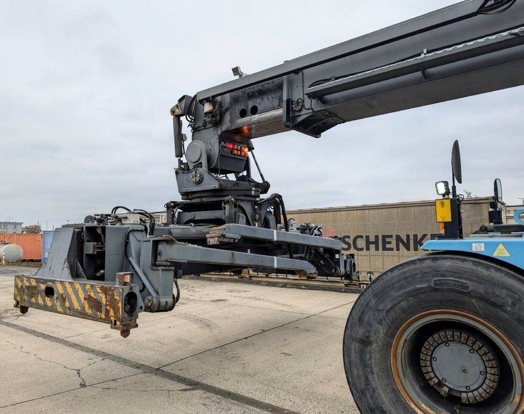 SMV SC4527CA5 - Reach stacker: picture 5 SMV SC4527CA5 - Reach stacker: picture 5