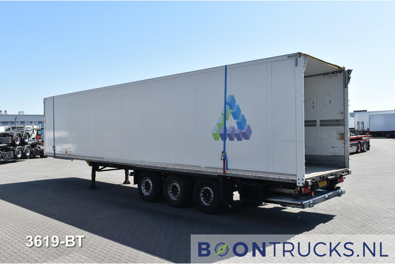 Schmitz Cargobull SCB*S3B | DAMAGED / SCHADE * TAIL LIFT (WORKING) * DISC BRAKES - Closed box semi-trailer: picture 3 Schmitz Cargobull SCB*S3B | DAMAGED / SCHADE * TAIL LIFT (WORKING) * DISC BRAKES - Closed box semi-trailer: picture 3