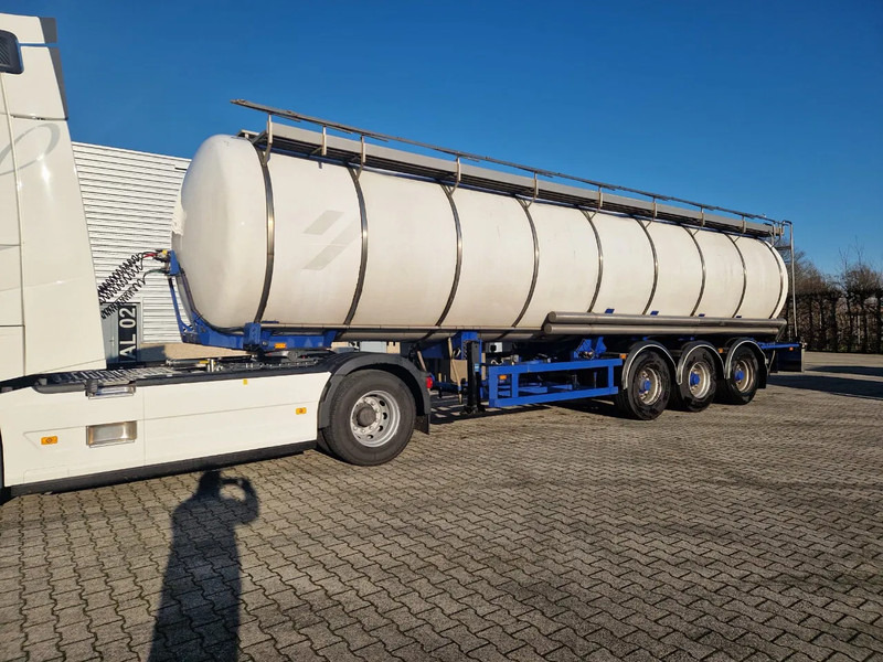 Dijkstra 34000 liter tankoplegger met Vogelsang pomp (MET NIEUWE APK !!) - Tank semi-trailer: picture 1 Dijkstra 34000 liter tankoplegger met Vogelsang pomp (MET NIEUWE APK !!) - Tank semi-trailer: picture 1