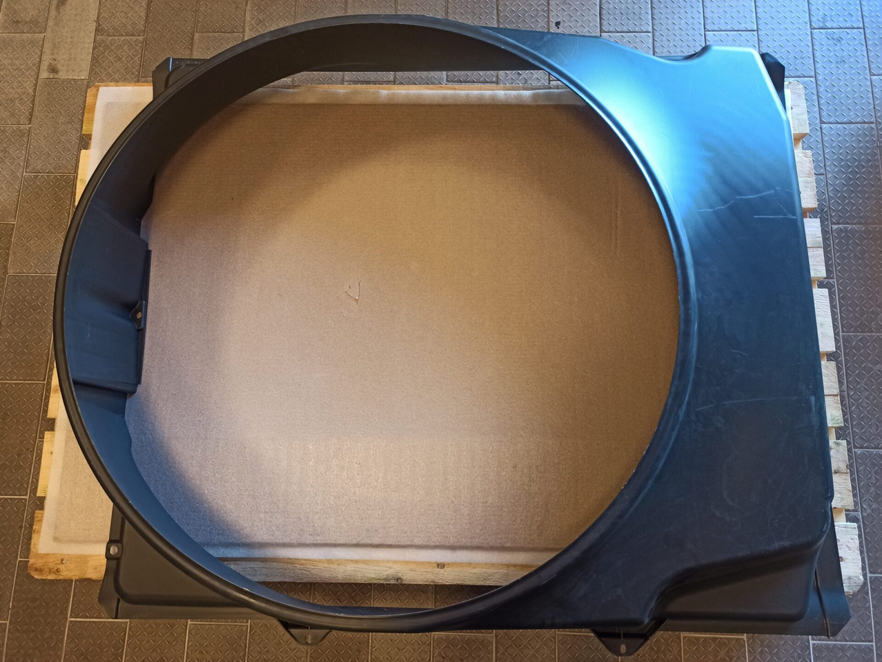 SCANIA FAN SHROUD - 1446322 - Fan for Truck: picture 1 SCANIA FAN SHROUD - 1446322 - Fan for Truck: picture 1