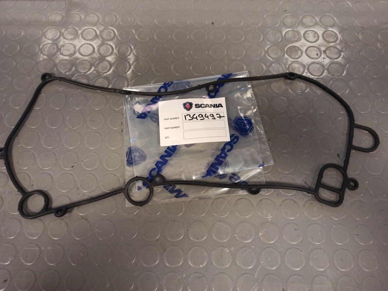 SCANIA OIL COOLER GASKET - 1349497 - Oil cooler for Truck: picture 1 SCANIA OIL COOLER GASKET - 1349497 - Oil cooler for Truck: picture 1