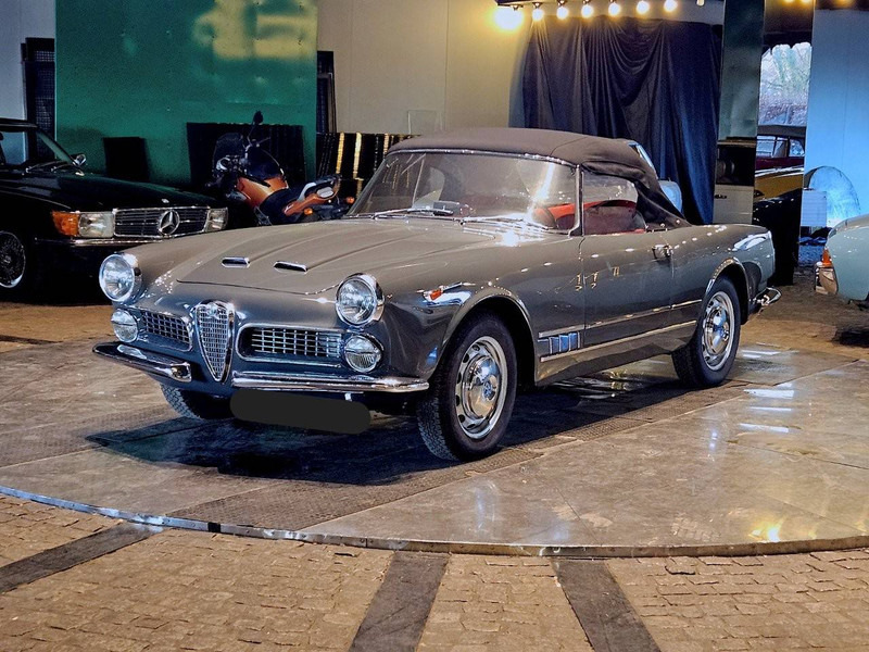 Alfa Romeo 2000 Spider - Car: picture 1 Alfa Romeo 2000 Spider - Car: picture 1