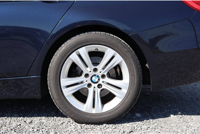 Car BMW 3 Serie 318d: picture 11