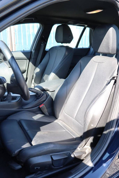 Car BMW 3 Serie 318d: picture 17