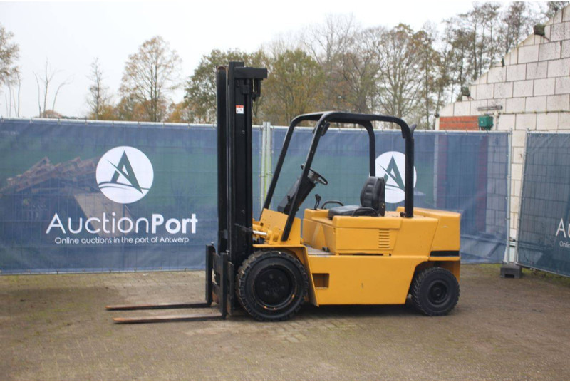 Caterpillar - Diesel forklift: picture 1 Caterpillar - Diesel forklift: picture 1