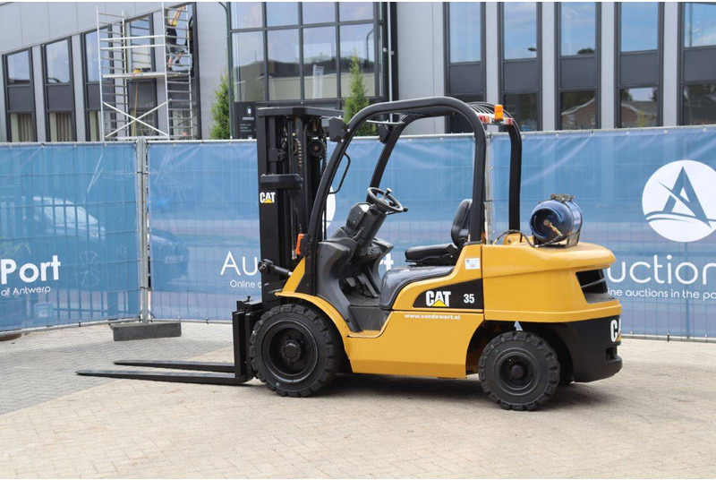 Caterpillar GP35N - LPG forklift: picture 3 Caterpillar GP35N - LPG forklift: picture 3