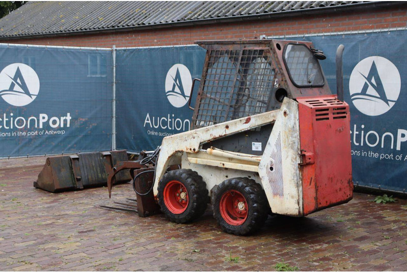 Clark Bobcat 443 - Wheel loader: picture 4 Clark Bobcat 443 - Wheel loader: picture 4