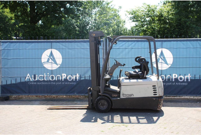 Crown SC - Electric forklift: picture 2 Crown SC - Electric forklift: picture 2