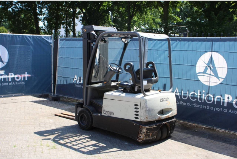 Crown SC - Electric forklift: picture 3 Crown SC - Electric forklift: picture 3